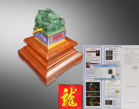 和(hé / huò)田玉擺件（碧玉）
