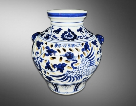 青花镂空雙耳尊