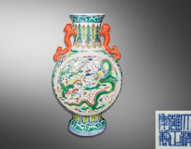 粉彩龍鳳紋雙龍耳抱月