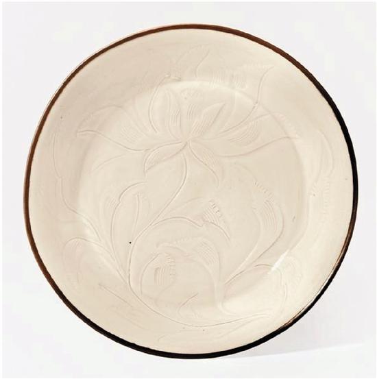 北宋 定窯刻蓮紋盤 直徑16.5cm