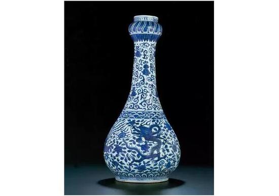 明萬曆 青花龍鳳穿花紋蒜頭瓶，香港佳士得拍賣2011年春季拍賣會拍賣成交價1000萬元人(rén)民币
